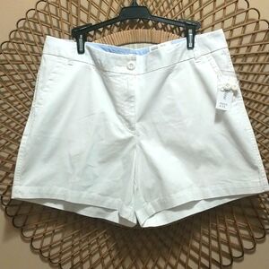 NWT! CROWN & IVY Caroline short White Ladies Size 12